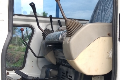 ขาย!! >>> Komatsu Pc40 รุ่น 7 สภาพสวย เอกสารอินวอย <<< เบอร์ติดต่อ 098-7155789 086-4631102