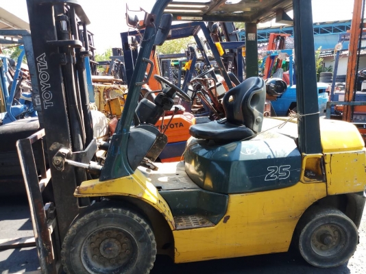 อาร์ ซี เอช โฟรคลิฟท์ ขาย โตโยต้า 7 ดีเซล 2.5 ตัน อาร์ ซี เอช โฟรคลิฟท์ ขาย โตโยต้า 7 ดีเซล 2.5 ตัน
