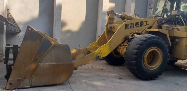 ขายรถตัก 960F สวยสภาพพร้อมไช้ ขายรถตัก 960F สวยสภาพพร้อมไช้