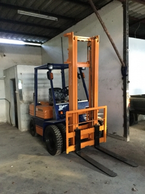 อาร์ ซี เอชโฟรคลิฟท์ ขาย โตโยต้า รุ่น 5 ดีเซล เสา 4 เมตร
