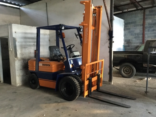 อาร์ ซี เอชโฟรคลิฟท์ ขาย โตโยต้า รุ่น 5 ดีเซล เสา 4 เมตร