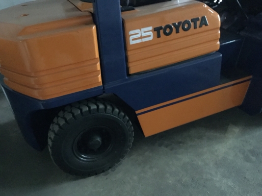อาร์ ซี เอชโฟรคลิฟท์ ขาย โตโยต้า รุ่น 5 ดีเซล เสา 4 เมตร