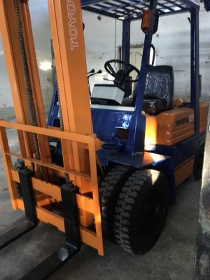 อาร์ ซี เอชโฟรคลิฟท์ ขาย โตโยต้า รุ่น 5 ดีเซล เสา 4 เมตร