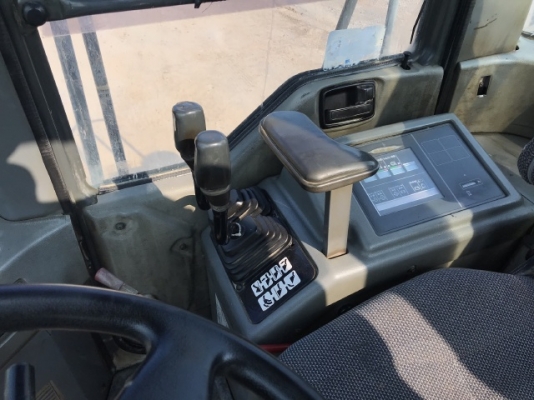 ขายรถตักล้อยาง KOMATSU WA400-3 นำเข้าเองจากญี่ปุ่น สภาพสวยพร้อมใช้  มีVDOการทำงานครับ