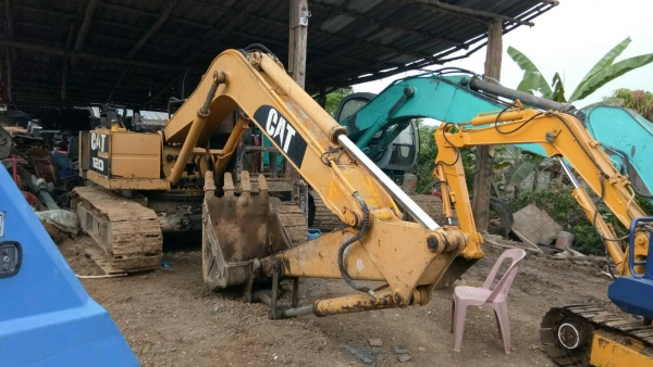 รถขุด CAT E120 ช่วงล่างสวย 70\% หลุดมัดจำ.