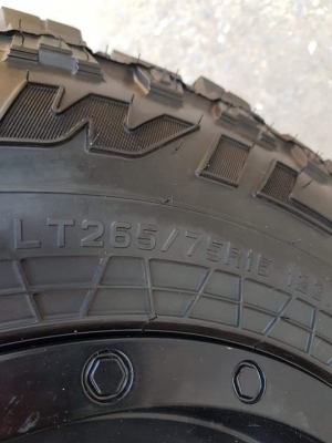 ขายล้อ LENSO MAX1 ขอบ 16" กว้าง 9" ออฟ 0 พร้อมยาง Mud 265/75/16 ปี 17 สวยๆ