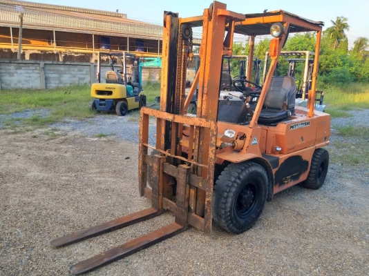 ขายรถยก MITSUBISHI FD30 F14A เครื่องดีเซล S4E เกียร์ธรรมดา ยกได้3ตัน เสา3เมตร ติดต่อ 098-7962549