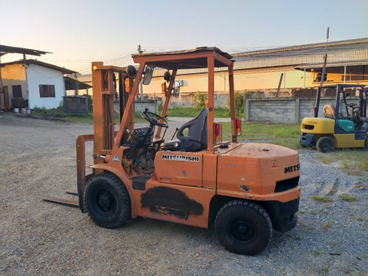 ขายรถยก MITSUBISHI FD30 F14A เครื่องดีเซล S4E เกียร์ธรรมดา ยกได้3ตัน เสา3เมตร ติดต่อ 098-7962549