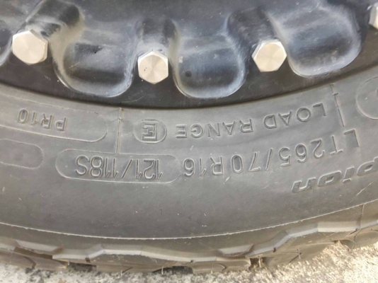 ขายแม็กเลนโซ่แท้พร้อมยางบีเอฟ 265/70/16 KO 2 ปี 16 มือสองราคาถูก