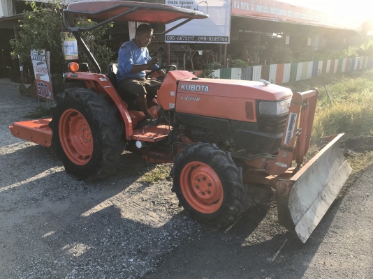 ขายรถไถ สภาพดีพร้อมเครื่องตัดหญ้า