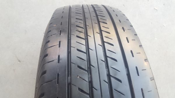 ขายยางป้ายแดง 215/70/15 ปี 18 DUNLOP LT36 4 เส้น ขายยางป้ายแดง 215/70/15 ปี 18 DUNLOP LT36 4 เส้น