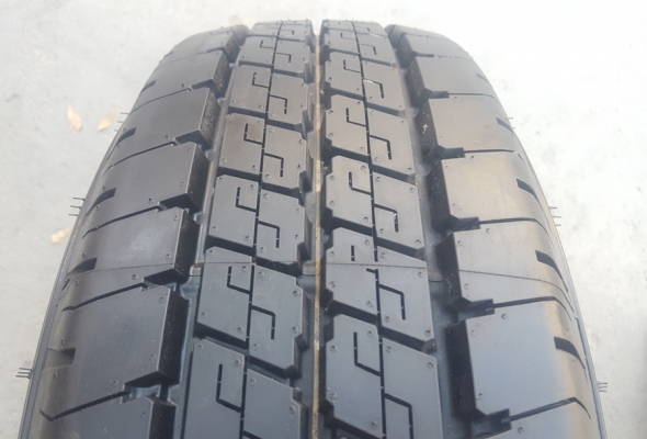 ขายยางป้ายแดง 215/70/15 ปี 18 DUNLOP LT36 4 เส้น ขายยางป้ายแดง 215/70/15 ปี 18 DUNLOP LT36 4 เส้น