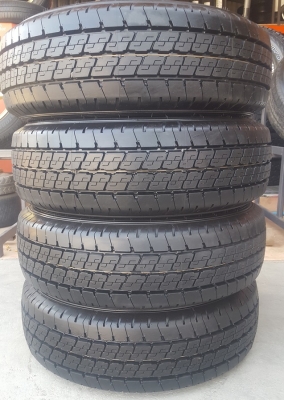 ขายยางป้ายแดง 215/70/15 ปี 18 DUNLOP LT36 4 เส้น