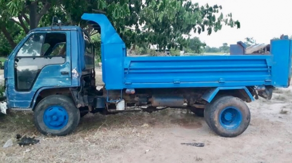 ISUZU NPR 125 HP 4BG1 หกล้อดั๊มพ์ เกียร์ร็อก ช่วงล่างใหญ่ติด F หน้าหลัง เครื่องแรงดีมากๆครับ ช่วงล่า