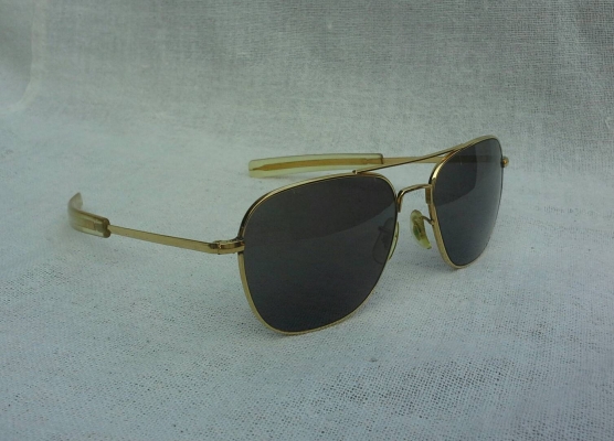 แว่นตาอเมริกันเสืออากาศ 23 K วินเทจยุค &#039;70s ตัวเทพบุตร ! ขนาด 147 mm อุ๊ต๊ะ ! โมเดลอมตะมาดเข้ม 