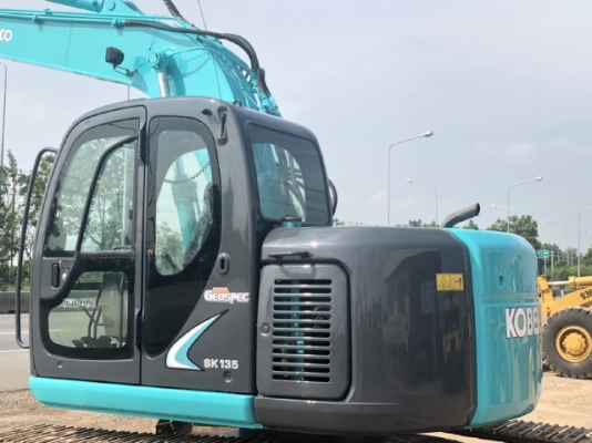 ขายรถขุด KOBELCO SK135SR มีลายหัวกระแทก นำเข้าเองจากญี่ปุ่น สภาพสวยพร้อมใช้ มีVDOการทำงานครับ