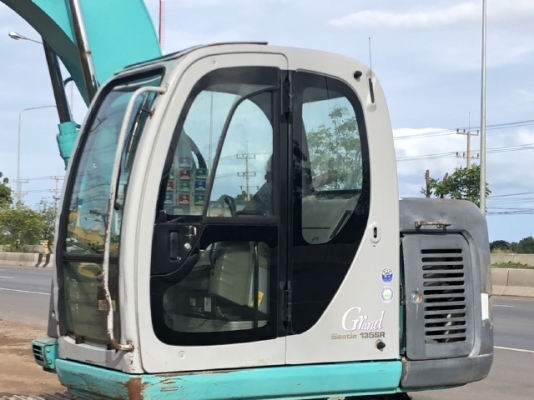 ขายรถขุด KOBELCO SK135SR YY01 ปี 2001 นำเข้าเองจากญี่ปุ่น สภาพสวยพร้อมใช้ มีVDOการทำงานครับ