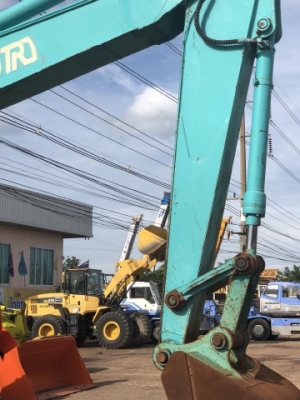 ขายรถขุด KOBELCO SK135SR YY01 ปี 2001 นำเข้าเองจากญี่ปุ่น สภาพสวยพร้อมใช้ มีVDOการทำงานครับ