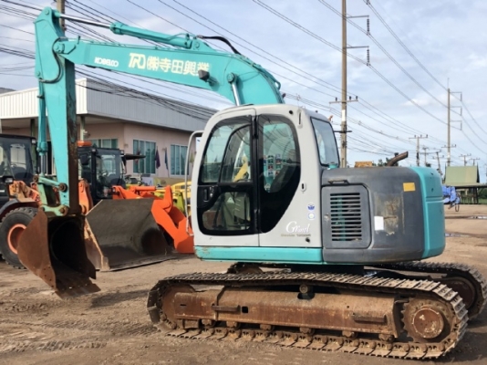 ขายรถขุด KOBELCO SK135SR YY01 ปี 2001 นำเข้าเองจากญี่ปุ่น สภาพสวยพร้อมใช้ มีVDOการทำงานครับ