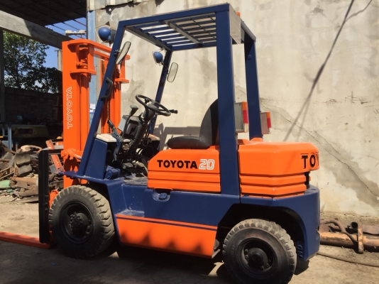 ขายด่วนน!! TOYOTA รุ่น 5 FG20 เสา 3 เมตร เกียร์ Automatic พร้อมใช้งาน