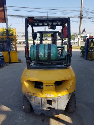รุ่นยอดนิยม KOMATSU FG25-17,,,รถยกขนาด2.5ตัน,,,เครื่องเบนซิล+แก๊ม,,,เกียร์ออโต้,,,เครื่องดีเกียร์ดี,,,ชั่วโมงใช้งานน้อยมาก 1,455ชั่วโมง,,,สนใจติดต่อ☎️083-062-0223(ปอน)