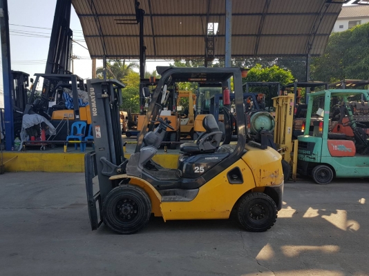 รุ่นยอดนิยม KOMATSU FG25-17,,,รถยกขนาด2.5ตัน,,,เครื่องเบนซิล+แก๊ม,,,เกียร์ออโต้,,,เครื่องดีเกียร์ดี,,,ชั่วโมงใช้งานน้อยมาก 1,455ชั่วโมง,,,สนใจติดต่อ☎️083-062-0223(ปอน)