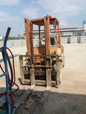 ขาย !!! รถโฟร์คลิฟ Toyota 4st 2.5 ตัน เครื่องยนต์เบนซิน  รถนำเข้า ราคา 95,000 ครับ รถใช้งานอยู่มาลองได้ โทร  ‭093-2155577