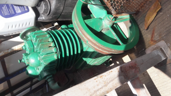 ขาย !! หัวปั้มลม.ฟูเชง.ขนาด3แรง2ลูกสูบ.รุ่นเก่า.เครื่องหมุนได้มีลมดี