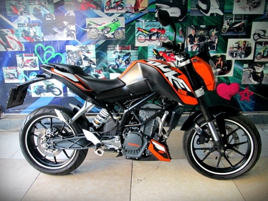 ktm duke 200 ปี 2014 คันแรกของร้าน รถสวยเลยไม่เคยล้ม ราคาแค่ 55,900฿