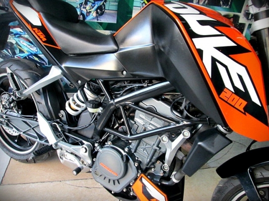 ktm duke 200 ปี 2014 คันแรกของร้าน รถสวยเลยไม่เคยล้ม ราคาแค่ 55,900฿