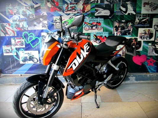 ktm duke 200 ปี 2014 คันแรกของร้าน รถสวยเลยไม่เคยล้ม ราคาแค่ 55,900฿