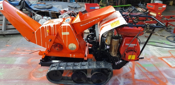 เครื่องสับกิ่งไม้  เดินหน้า 2 ถอบหลัง 1 พร้อมใช้งาน ตัวใหญ่ๆๆ