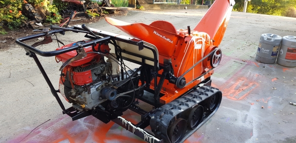 เครื่องสับกิ่งไม้  เดินหน้า 2 ถอบหลัง 1 พร้อมใช้งาน ตัวใหญ่ๆๆ