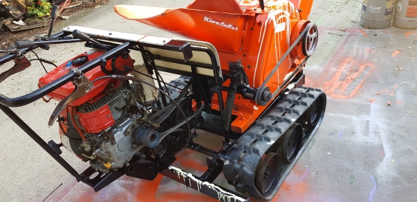 เครื่องสับกิ่งไม้  เดินหน้า 2 ถอบหลัง 1 พร้อมใช้งาน ตัวใหญ่ๆๆ