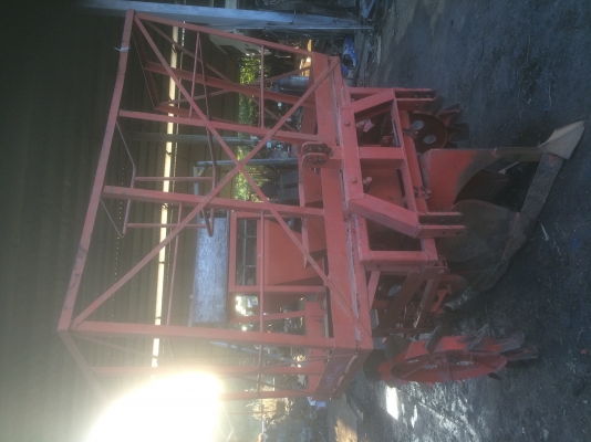 ขายเครื่องปลูกอ้อย ไคเฮงหลี รุ่น 2 ร่องคู่ใช้งานน้อย ราคา 42000 บาท