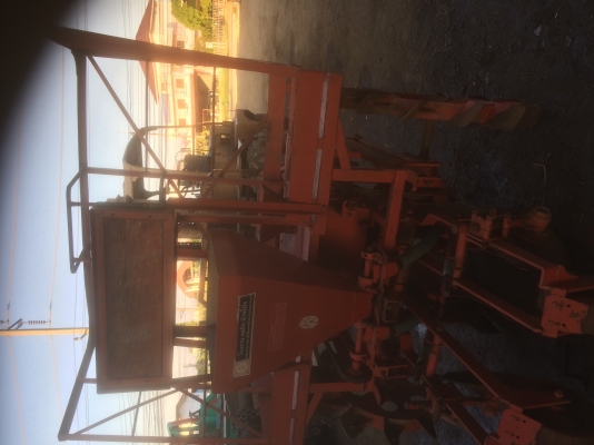 ขายเครื่องปลูกอ้อย ไคเฮงหลี รุ่น 2 ร่องคู่ใช้งานน้อย ราคา 42000 บาท