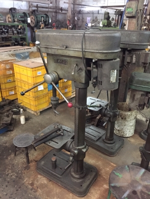 เเท่นเจาะคิง ตัวเตี้ยราคา 7500 และสูง มู่เร่ 3 ตอน ไฟ2สาย ราคา 12500 บาท มี 2 ตัว   พร้อมใข้งาน