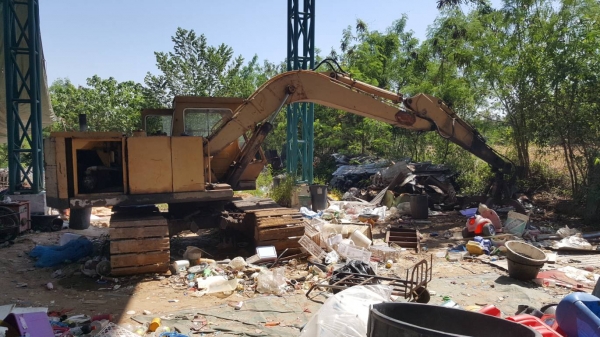 ขาย แบคโฮ KOMATSU PC120-2 ตัวเดิน 12 HT ติดมือคีบขยุ้ม มีบุ้งกี๋ให้ด้วย เครื่องดี ปั้มดี เอวแน่น ช่วงล่าง 80\% เอกสารใบซื้อขาย