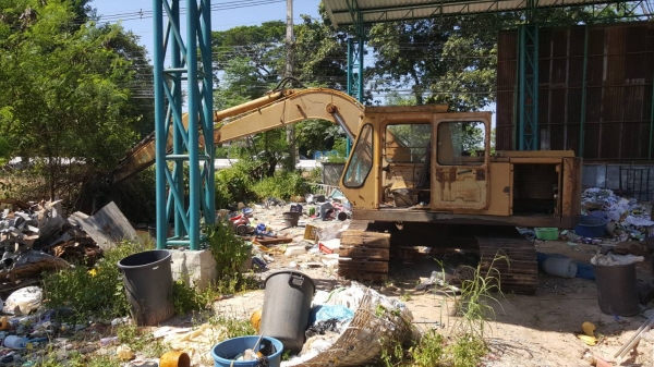 ขาย แบคโฮ KOMATSU PC120-2 ตัวเดิน 12 HT ติดมือคีบขยุ้ม มีบุ้งกี๋ให้ด้วย เครื่องดี ปั้มดี เอวแน่น ช่วงล่าง 80\% เอกสารใบซื้อขาย ขาย แบคโฮ KOMATSU PC120-2 ตัวเดิน 12 HT ติดมือคีบขยุ้ม มีบุ้งกี๋ให้ด้วย เครื่องดี ปั้มดี เอวแน่น ช่วงล่าง 80\% เอกสารใบซื้อขาย