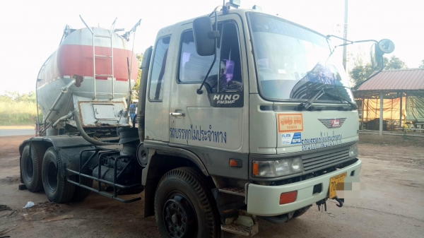 ขายๆๆๆหัวลากFM3MF สองเพลา245แรงสภาพสวยกริปๆๆ เครื่องดีคัชซีสวย ยางพร้อม เล่มชุดโอนพร้อม ราคาตั้งขาย???? 590,000บาท????เงินสดลดได้ ไม่พอจัดแนนท์ได้ (โทร)???? (line) 084-3923995 (/)085-6842587