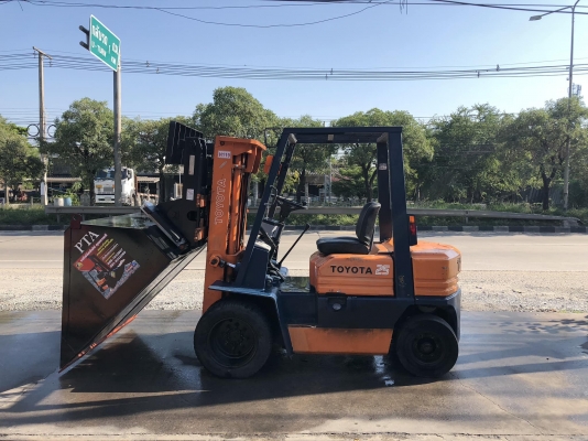 ขายรถตักยางพาราขายรถตักทะลายปาล์มขายรถตักงานร้านขายของเก่า