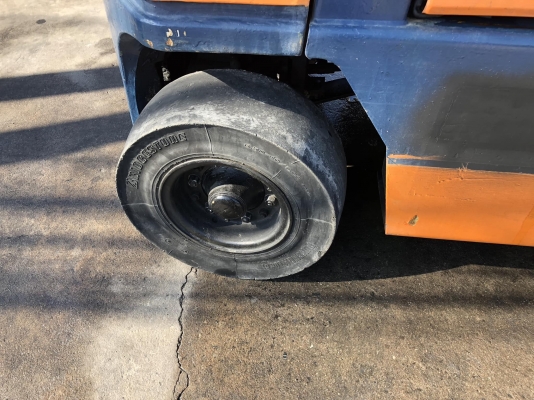 ขายรถตักยางพาราขายรถตักทะลายปาล์มขายรถตักงานร้านขายของเก่า