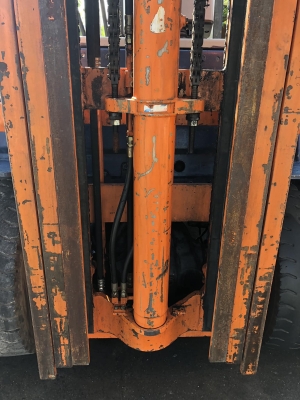 ขายรถตักยางพาราขายรถตักทะลายปาล์มขายรถตักงานร้านขายของเก่า