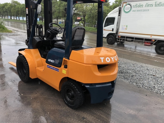 ขายรถโฟล์คลิฟท์มือสองยี่ฮ้อtoyotaรุ่น7FG25-23083เสาสูง5.50เมตร