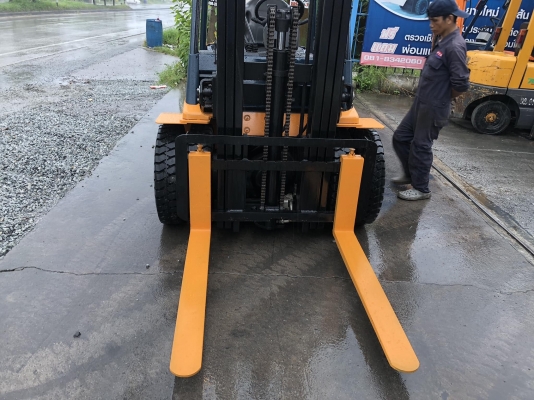 ขายรถโฟล์คลิฟท์มือสองยี่ฮ้อtoyotaรุ่น7FG25-23083เสาสูง5.50เมตร