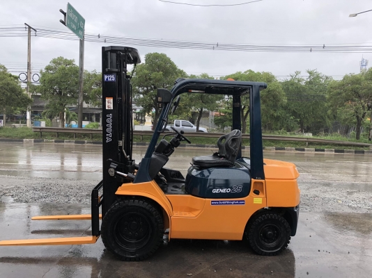 ขายรถโฟล์คลิฟท์มือสองยี่ฮ้อtoyotaรุ่น7FG25-23083เสาสูง5.50เมตร