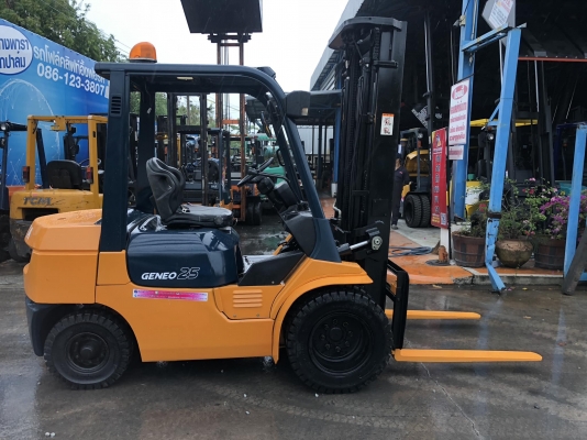 ขายรถโฟล์คลิฟท์มือสองยี่ฮ้อtoyotaรุ่น7FG25-23083เสาสูง5.50เมตร