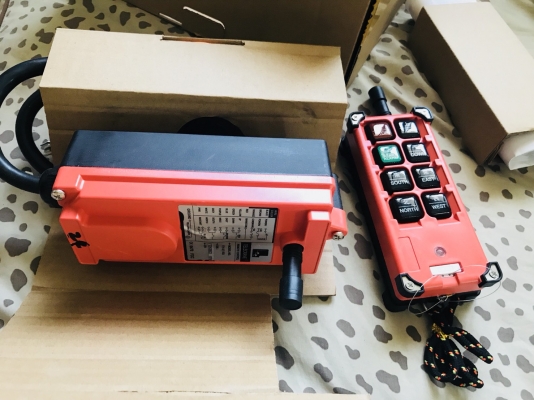 Remote Control Telecrane 6 ปุ่ม 12 VDC สนใจต่อรองได้ครับ