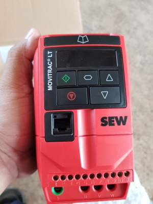 ขาย INVERTER ยี่ห้อ SEW 0.75 KW, 1 HP รุ่น Movitrac LT ใช้ไฟบ้าน มือสองสวยๆ