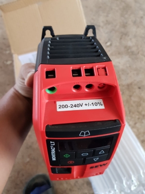 ขาย INVERTER ยี่ห้อ SEW 0.75 KW, 1 HP รุ่น Movitrac LT ใช้ไฟบ้าน มือสองสวยๆ